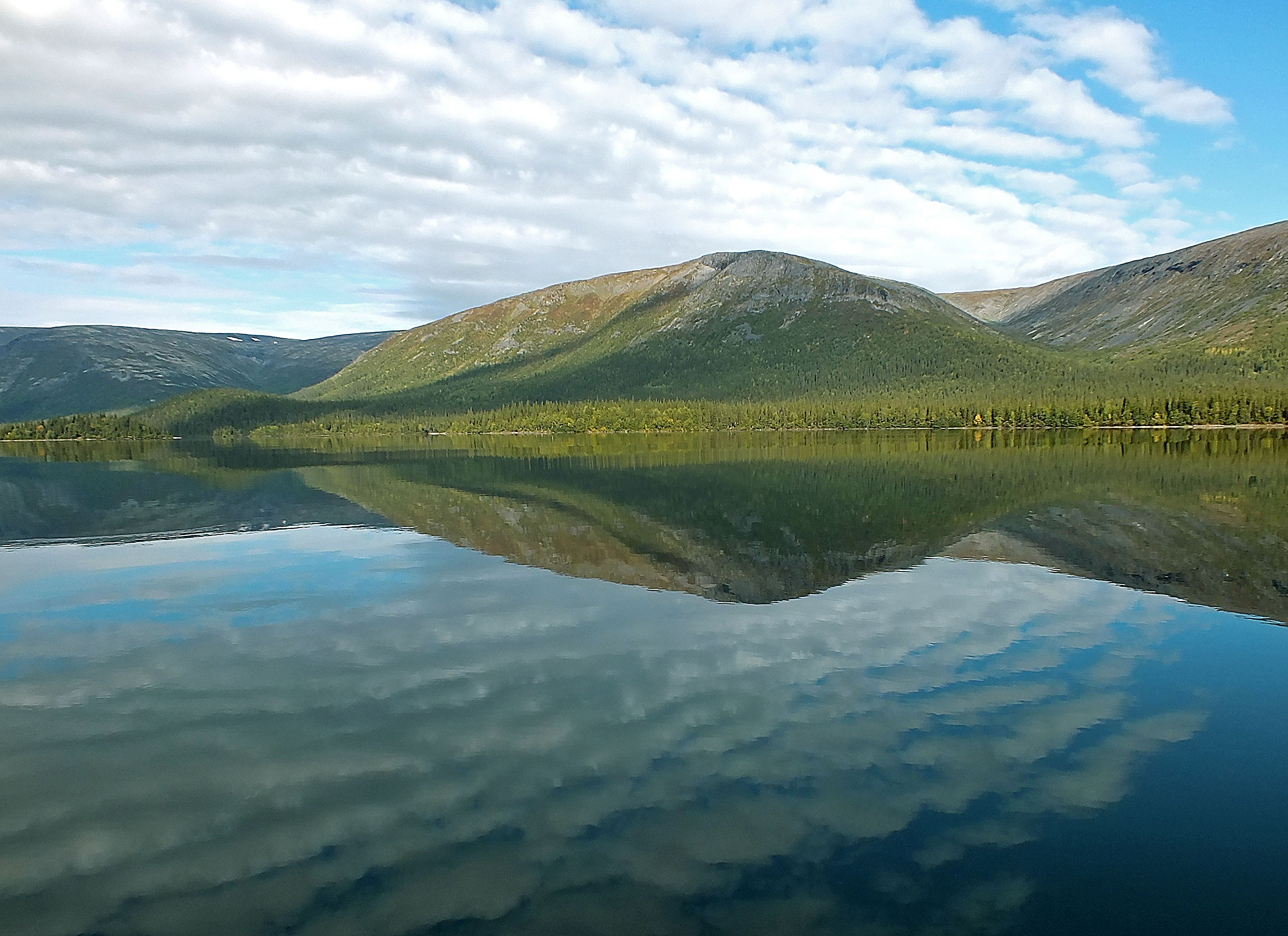 Озеро Ниджили в Якутии